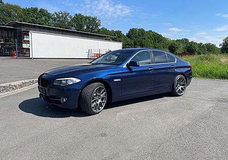 BMW 550i - F10-4.4L V8 Biturbo 8 fachbereift