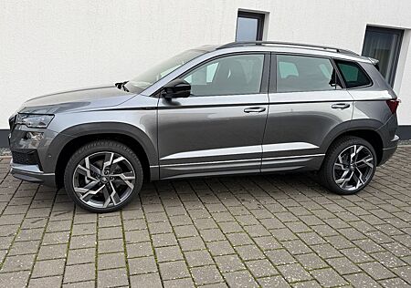 Skoda Karoq 1.5l TSI DSG Sportline AHK,19",Pano,5/100