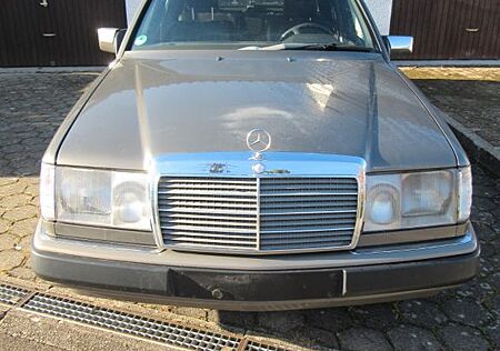 Mercedes-Benz E 230 230TE