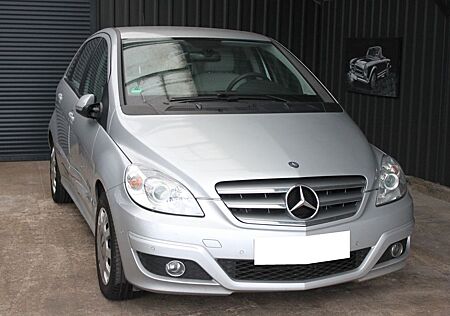 Mercedes-Benz B 200 , Automatik, Navi, Sitzheizung