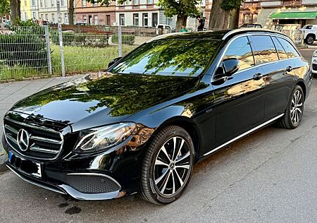 Mercedes-Benz E 300 de T Plug-Hyb Garantie Pano Burm LED Avant