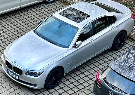 BMW 740i - f01