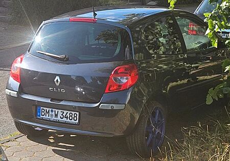 Renault Clio III 2.0 16V