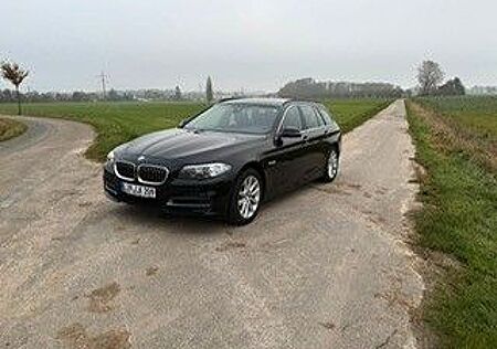 BMW 520d Touring A Luxury Line