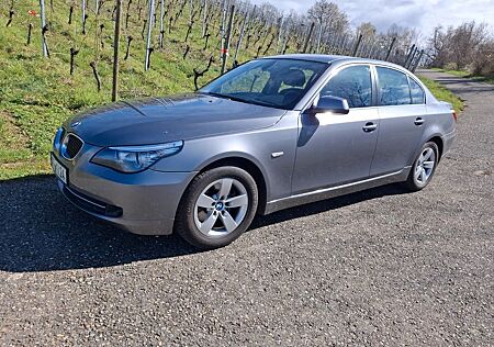 BMW 523i * wenig KM * Rentnerfahrzeug * Scheckheft*