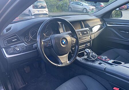 BMW 523i -