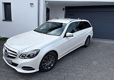 Mercedes-Benz E 220 BlueTEC BE T Edition AVANTG. Auto. Edi...