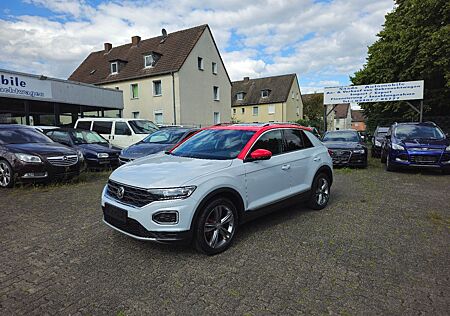 VW T-Roc Volkswagen Sport 4Motion Navi*Panorama*18"Alu*