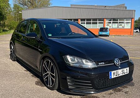 VW Golf Volkswagen 2.0 TDI BMT GTD GTD