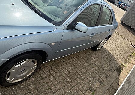 Ford Mondeo 1.8 81 kW Ghia Ghia