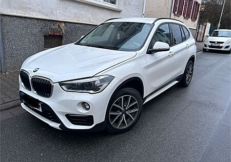 BMW X1 Sport Line, Automatik SHZ 8xbereift Navi Temp