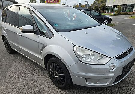 Ford S-Max 2,0 TDCi 103kW DPF Ambiente Ambiente 7 sit