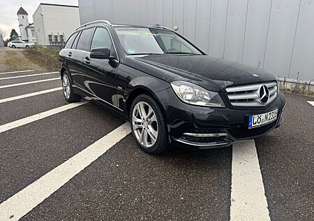 Mercedes-Benz C 180 T BlueEFFICIENCY AVANTGARDE