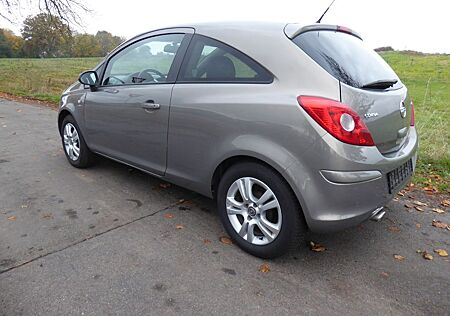 Opel Corsa 1.2 ecoFLEX Satellite