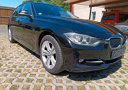 BMW 320d xDrive Sport Line Bi-Xenon Head Up Navi