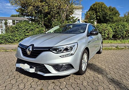 Renault Megane TCe 140 EDC GPF Limited Deluxe