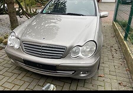 Mercedes-Benz C 180 KOMPRESSOR T AHK Kette neu