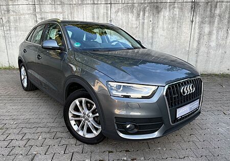 Audi Q3 2.0TFSI 155kW S tronic quattro*Leder*Pano*ACC
