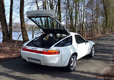 Porsche 928 GTS Auto GTS