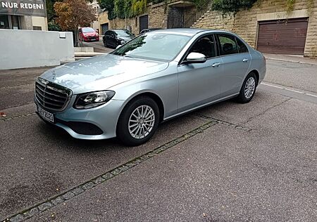 Mercedes-Benz E 200 Autom. -