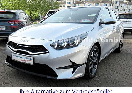Kia Cee'd Ceed 1,5T DCT Spirit*Navi*Pano*SH*JBL*Full-LED