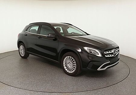 Mercedes-Benz GLA 200 AUTOM. 1.HAND KEYLESS-GO NAVI EINPARKHIL