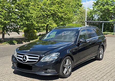 Mercedes-Benz E 220 CDI T Blue-TEC AVANTGARDE Top Zustand.!!!