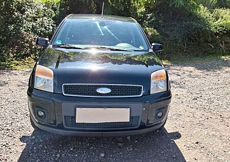 Ford Fusion 1,4 16V + +