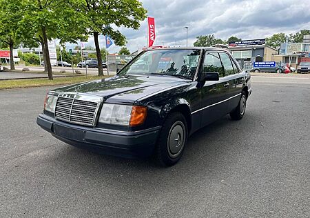 Mercedes-Benz 230 W124 Limousine"1 Hand"TÜV-NEU"