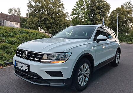 VW Tiguan Volkswagen 1.4 TS DSG Comfortline AHK Inspektion N