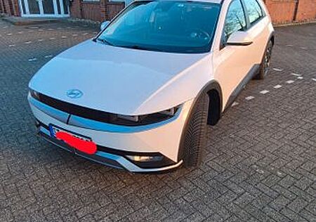 Hyundai IONIQ 5 mit Wärmepumpe neue Ganzjahresreifen