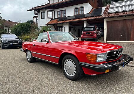 Mercedes-Benz SL 560 liebevoll restauriert und top gepflegt