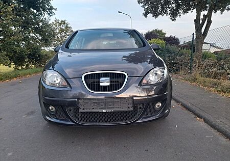 Seat Altea 1.6. TÜV 10/26. Fahrbereit. Bastler/Export