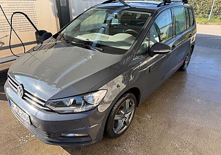 VW Touran Volkswagen 1.6 TDI SCR Comfortline BMT Comfortline