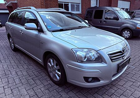 Toyota Avensis Combi Executive 2,2-l-D-CAT Executive