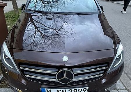 Mercedes-Benz B 200 CDI Automatik AHK NAVI Cam Sportpaket Nigh