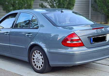 Mercedes-Benz E 320 ELEGANCE +++ TOP MOTOR +++