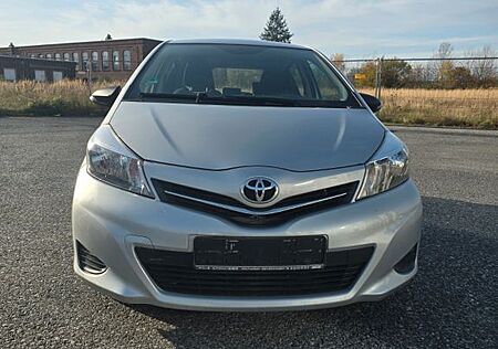 Toyota Yaris 1,33-l-Dual-VVT-i Multidrive S Executi...