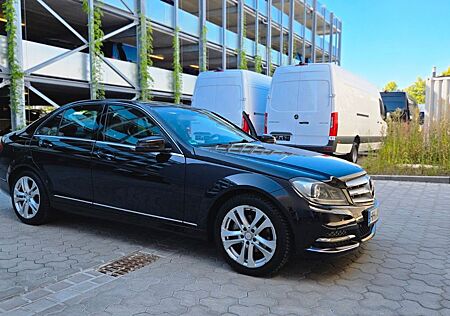 Mercedes-Benz C 180 -