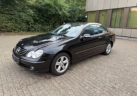 Mercedes-Benz CLK 240 AVANTGARDE Scheckheft Automatik 2 Hand