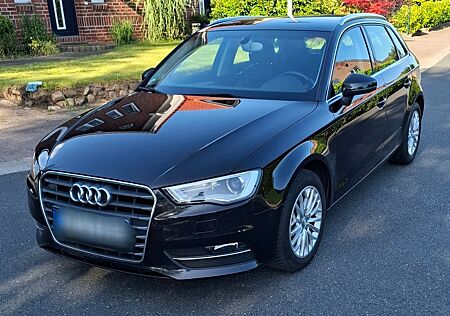 Audi A3 1.6 TDI S tronic Ambiente Sportback Ambiente
