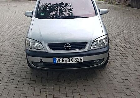 Opel Zafira 1.6 -