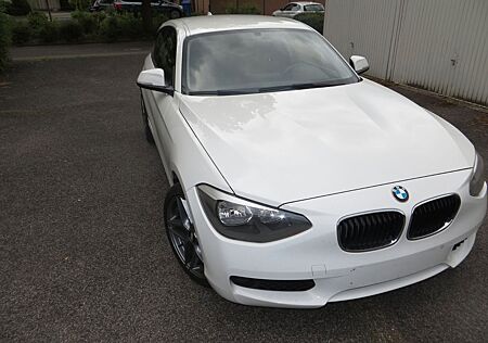 BMW 116i -Fahrzeug kann ich auch bringen.