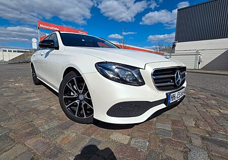 Mercedes-Benz E 220 d T Autom. -