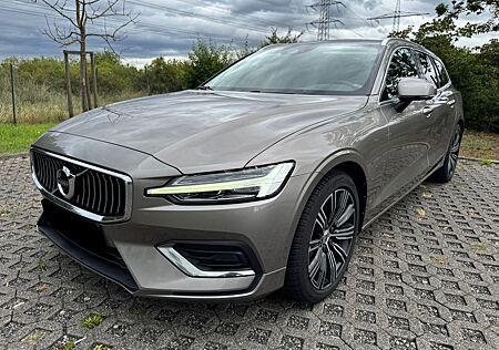 Volvo V60 D3 Inscription*H&K*Leder*AHK*TÜV Neu
