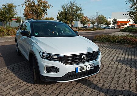 VW T-Roc Volkswagen 1.5 TSI ACT DSG AHK Standheizung Sport