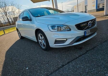 Volvo V60 T6 AWD Geartronic Momentum