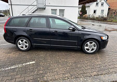 Volvo V50 D2 -