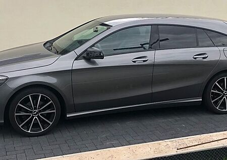 Mercedes-Benz CLA 180 Shooting Brake CLA 180 Urban Shootin...