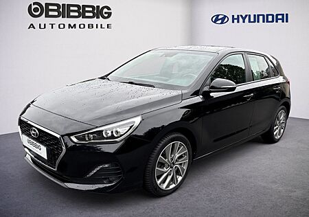 Hyundai i30 1.4 Passion + KLIMA PDC SHZ KAMERA NAVI LED